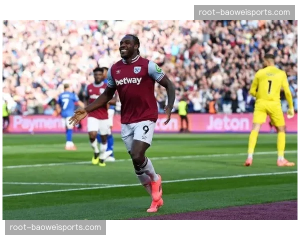 西汉姆联门将位置告急 法比安斯基伤缺影响防线稳定性